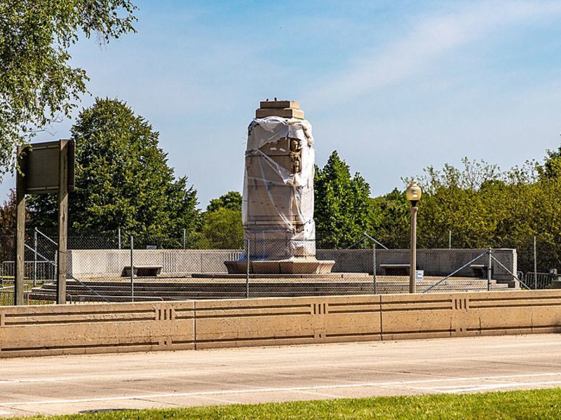 panel reviewing public statues is working in secret – Crain’s Chicago Business