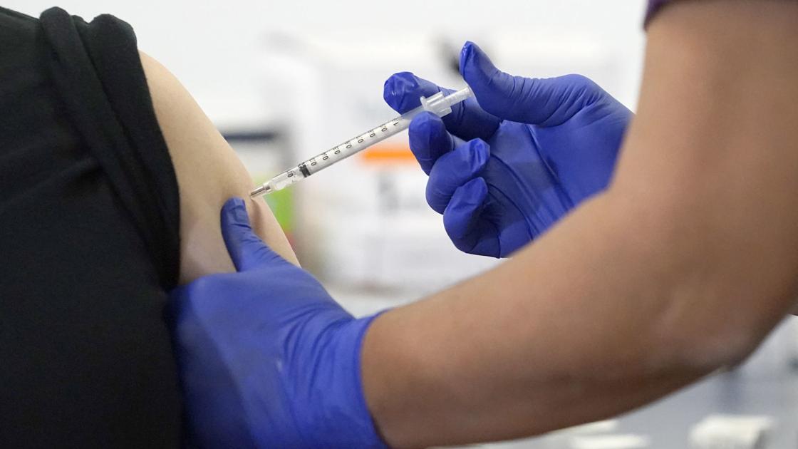Rep. Darin LaHood commends COVID-19 vaccination site at Springfield’s Illinois State Fairgrounds – Bloomington Pantagraph