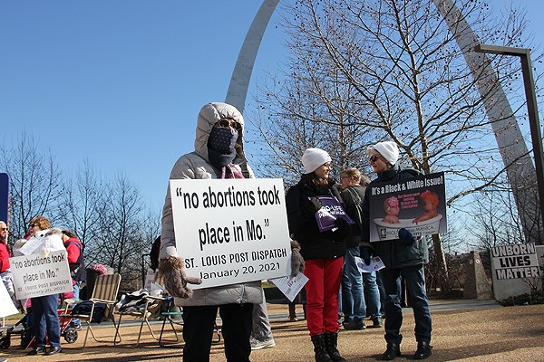 FDA Allows Abortion Pills to Be Mailed in Illinois — But Not Missouri – Riverfront Times