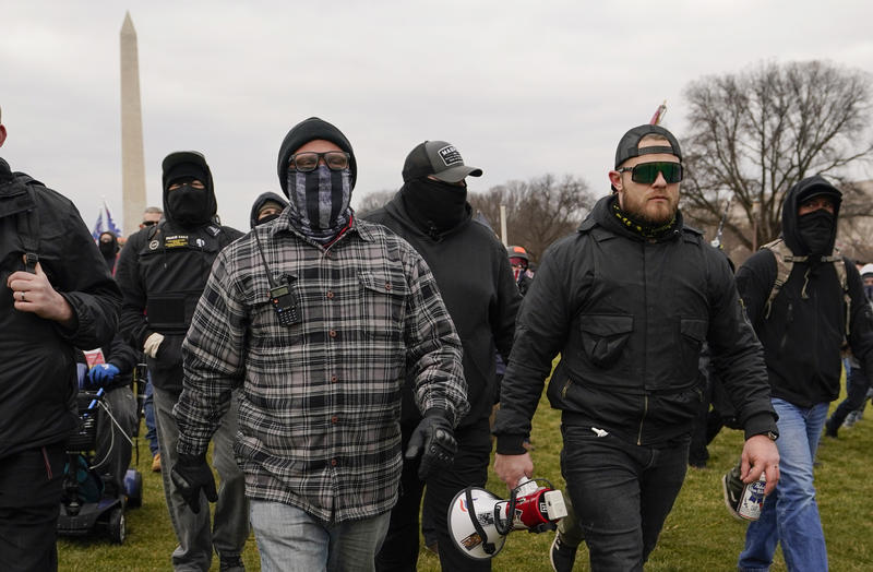 2-proud-boys-ordered-jailed-pending-trial-in-capitol-riot-conspiracy-case-–-npr-illinois