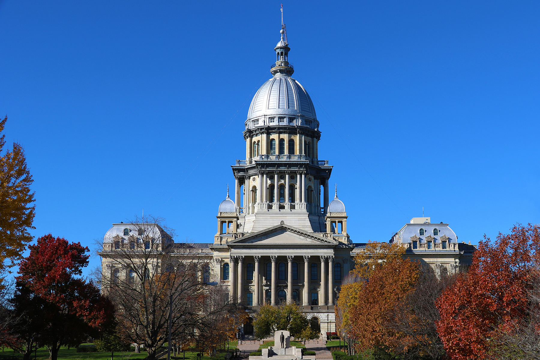 illinois-to-spend-$80.5-million-replacing-1970s-data-center-–-statescoop