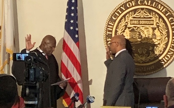 Thaddeus Jones Took Office Today As Calumet City’s First Black Mayor –