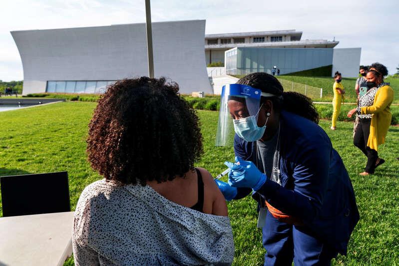 States scale back vaccine orders as interest in shots wanes – WAND