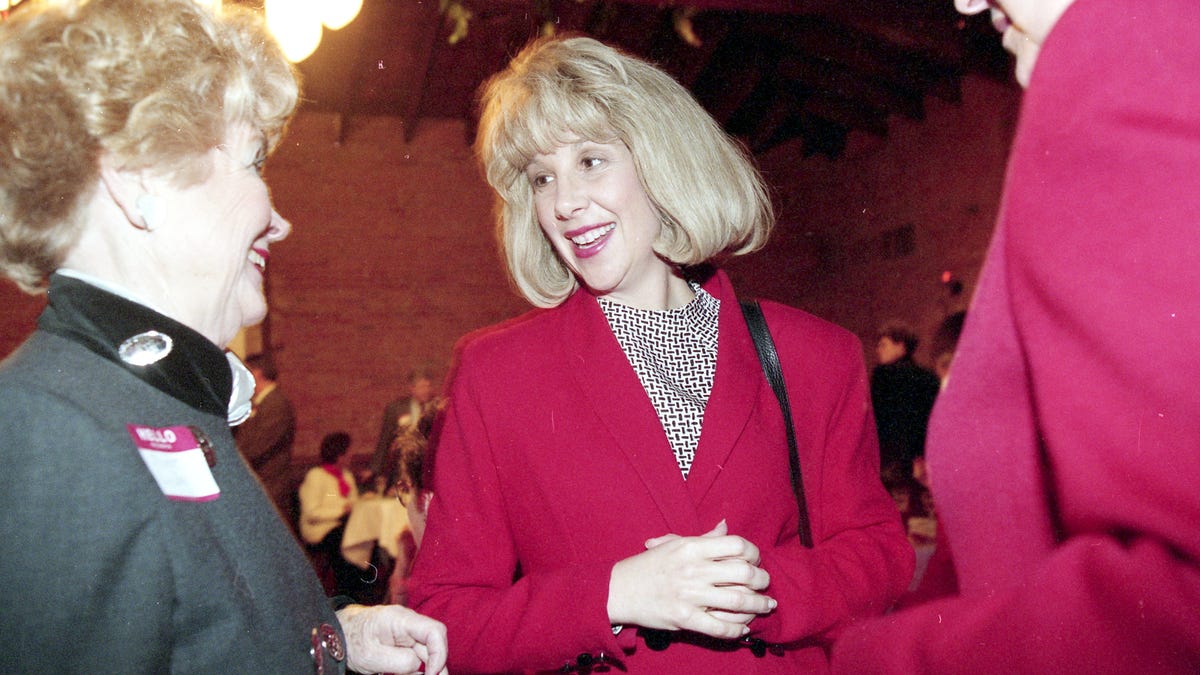 corinne-wood,-illinois’-first-female-lieutenant-governor,-dies-at-66-–-the-state-journal-register