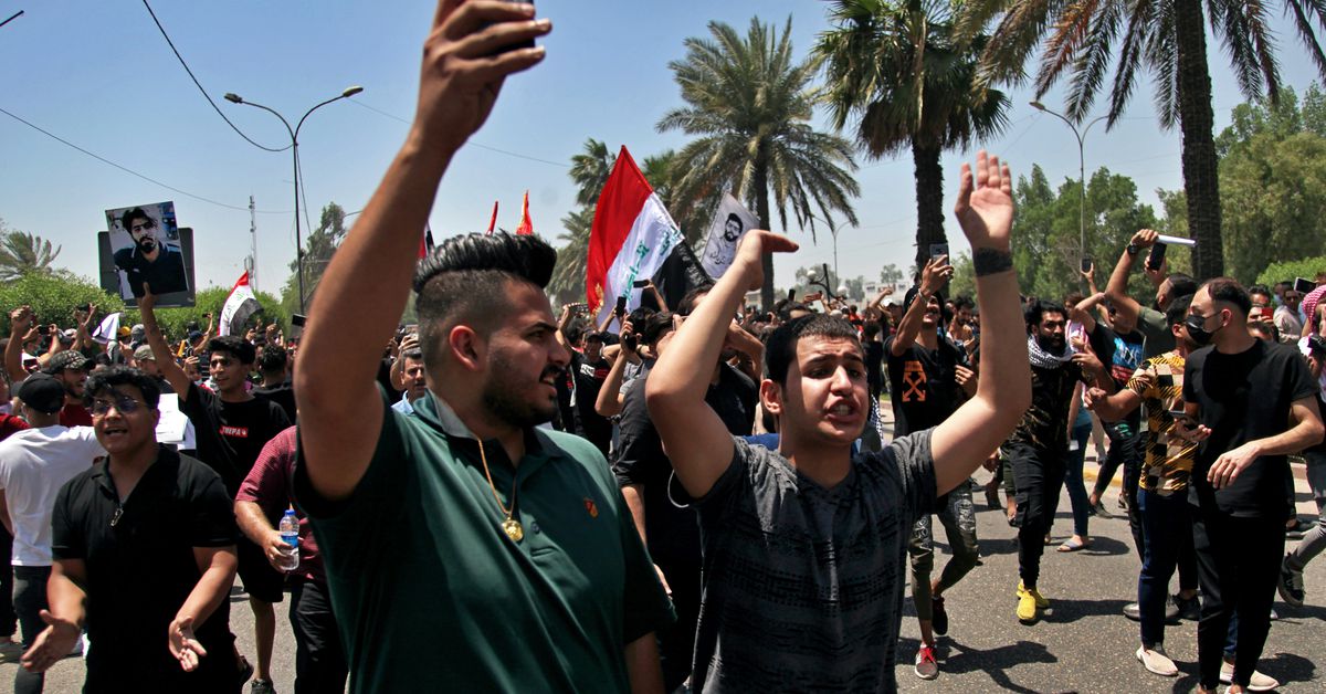 protesters-fight-iraqi-security-forces,-killing-one-–-illinoisnewstoday.com