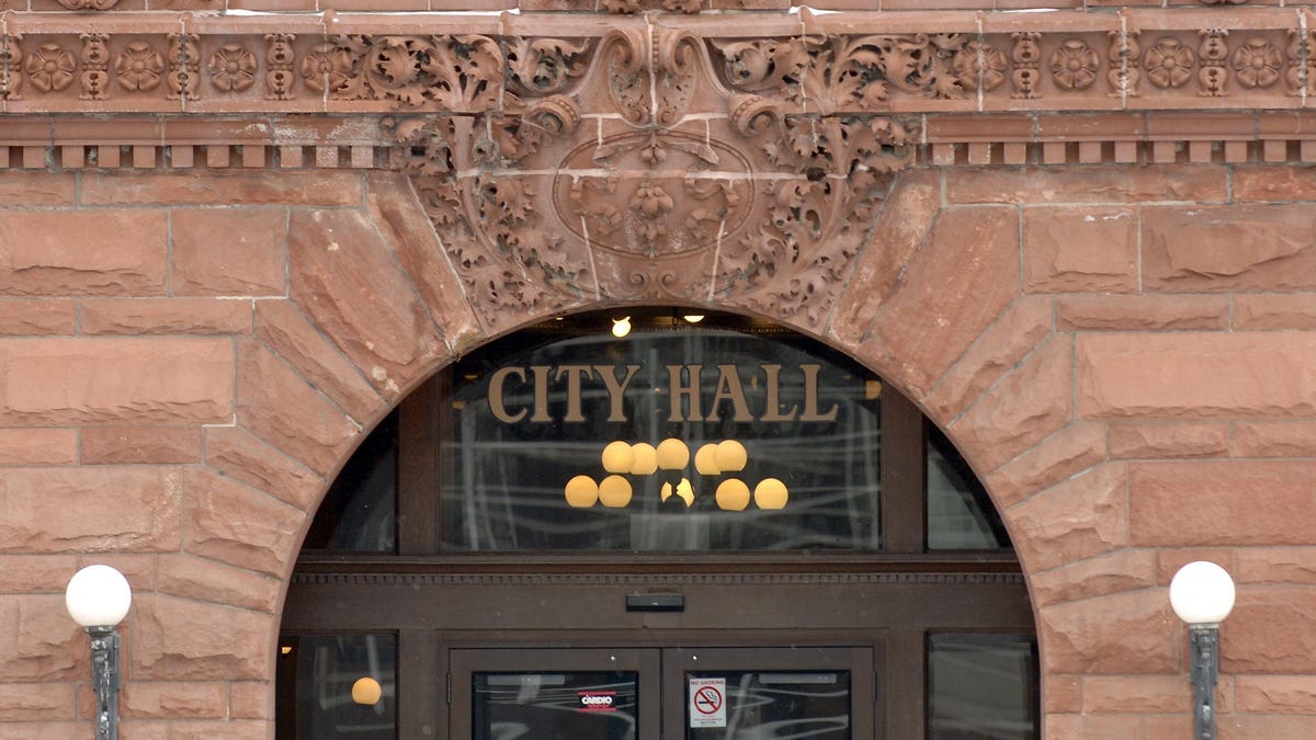 Three candidates left in the hunt for Peoria City Council’s vacant at-large seat – Peoria Journal Star