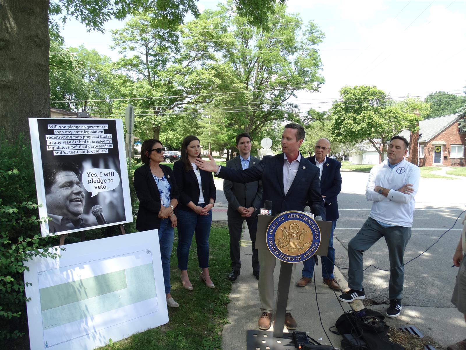 capitol-recap:-pritzker-signs-redistricting-plans;-budget-and-ethics-reforms-approved-–-capitol-news-illinois