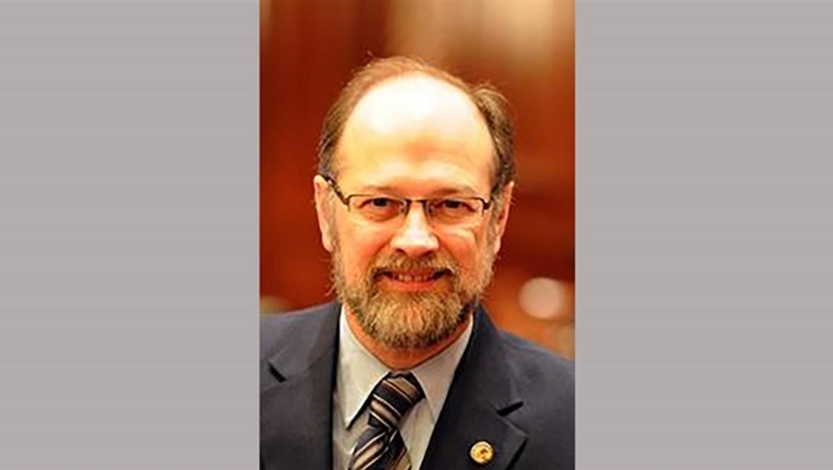 Former GOP representative seeks back pay for himself, others in class action lawsuit – The State Journal-Register