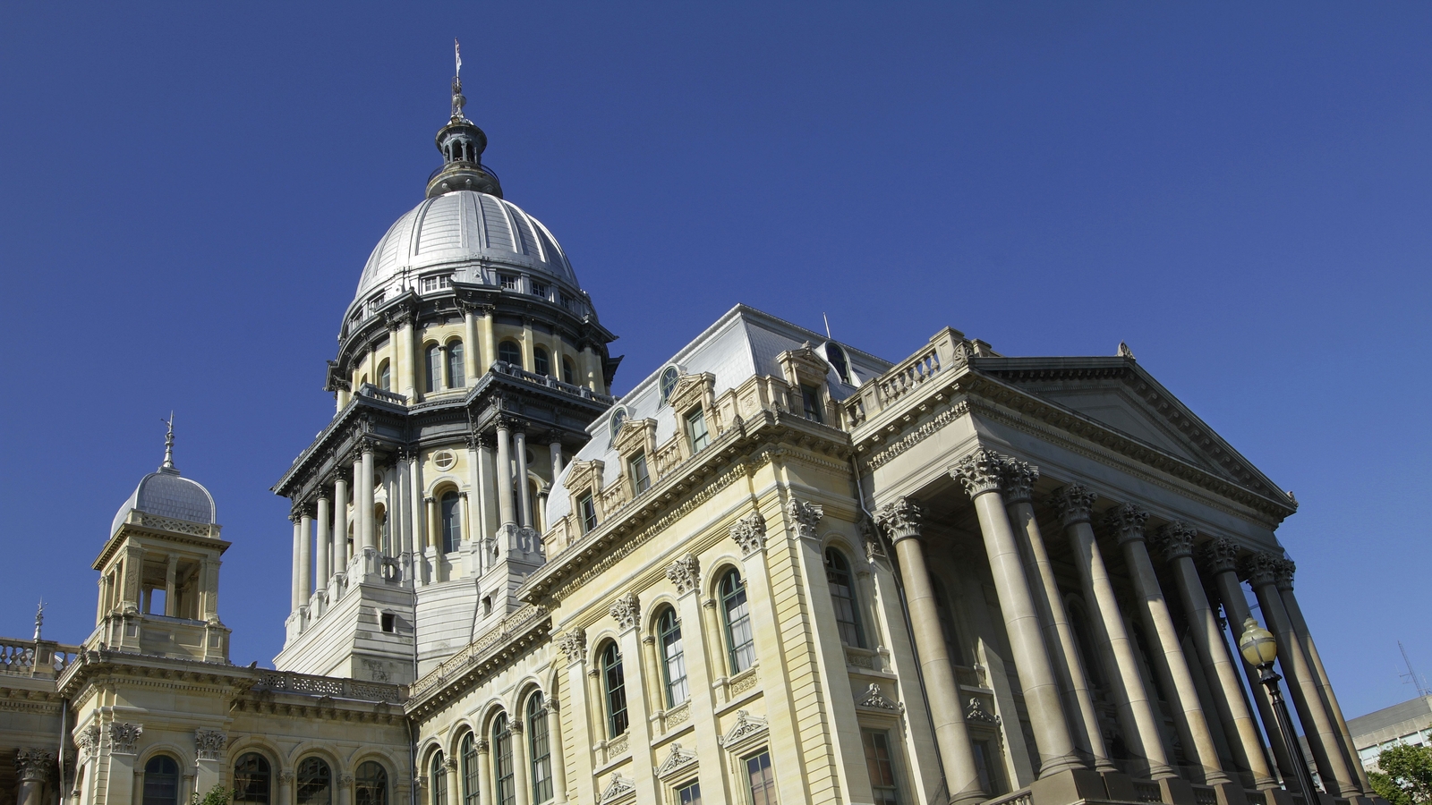 illinois-lawmakers-pass-landmark-ai-accountability-bill-–-abc7-chicago