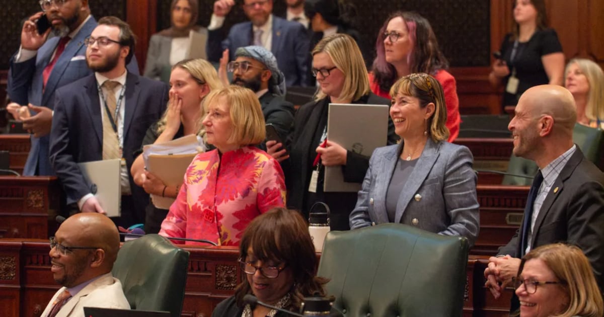 Illinois session slog ends in $56B budget, new taxes on social media companies, crypto, fantasy sports – Shaw Local