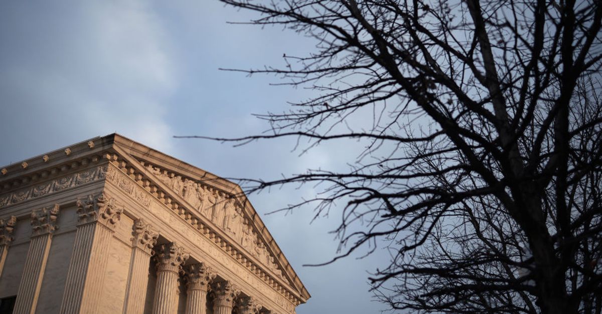Supreme Court urged to leave ruling in place preventing Trump from deploying National Guard in Illinois – SCOTUSblog