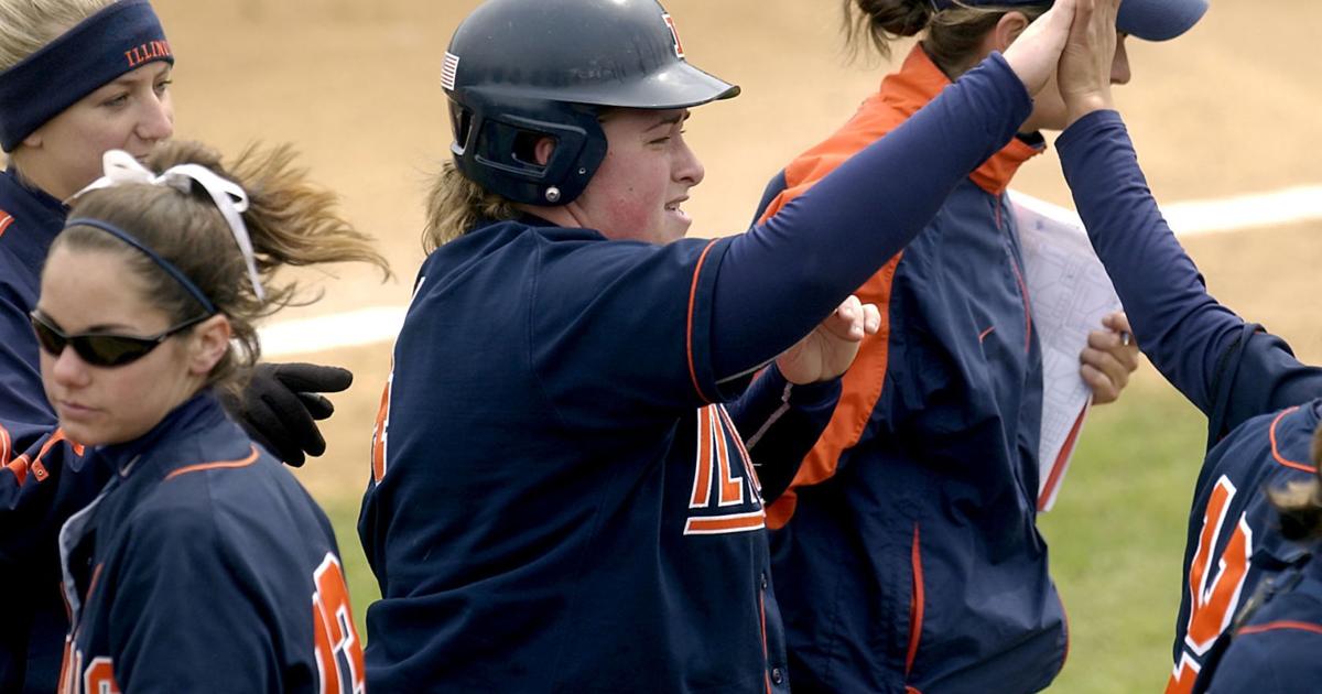 Hall finding ‘overwhelming’ support as new Illinois softball coach – The News-Gazette