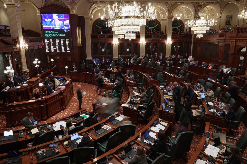 Illinois OKs immigration detention limits and e-bike rules while prescriptions board and police bill stall – Chicago Tribune