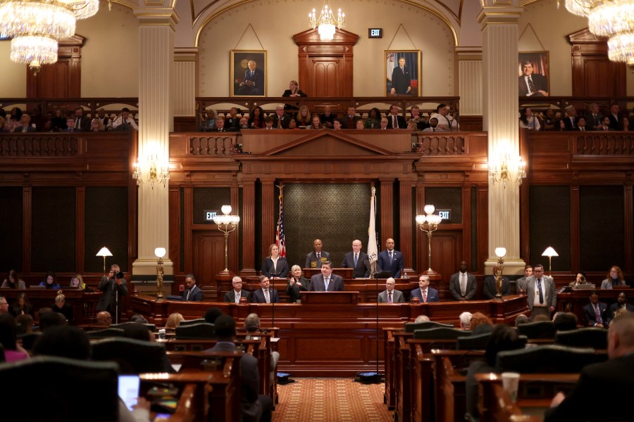 Illinois General Assembly approves legislation to update distracted driving law – hi99.com
