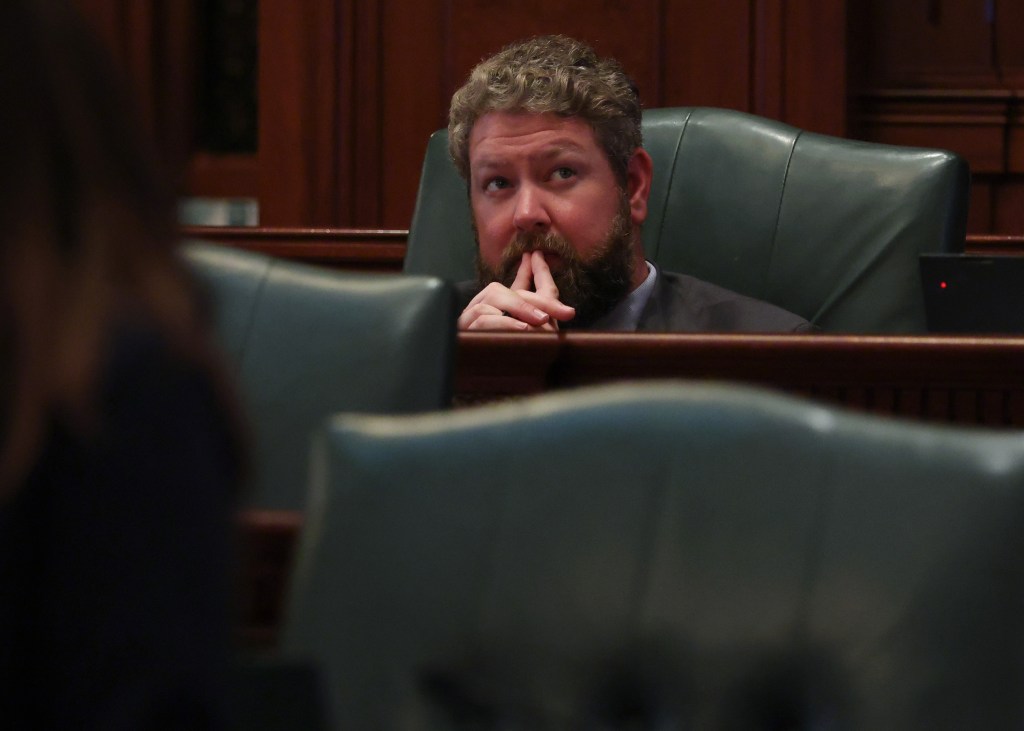 gov-jb-pritzker-says-illinois-rep.-harry-benton-should-take-speaker-welch’s-resignation-call-seriously-–-chicago-tribune