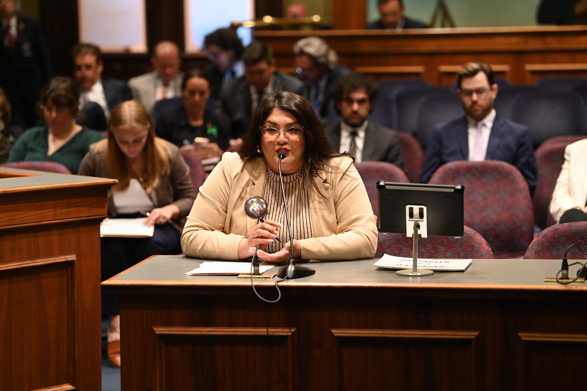 guzman-bill-to-protect-illinoisans-with-medical-debt-from-greedy-health-care-corporations-passes-senate-–-illinois-senate-democratic-caucus