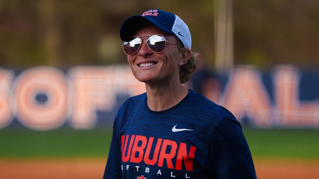 Illinois Sports Hall of Fame inducts Auburn softball’s Kate Malveaux – Auburn Tigers